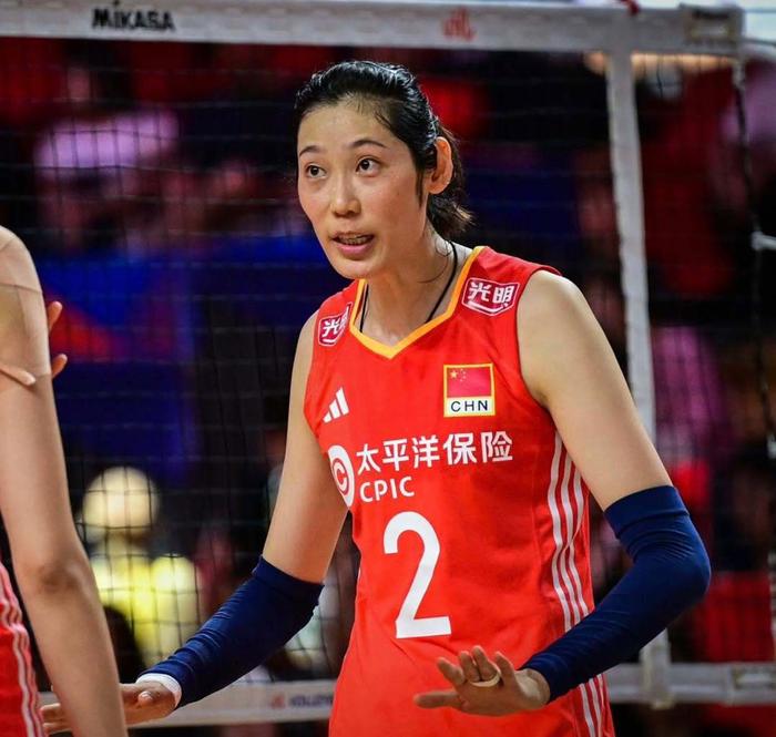 从没落到崛起：回顾郎平第一次出山拯救女排！她的功绩无法磨灭