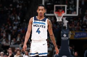 BOB半岛体育-不理想！迪林厄姆17中7拿到16分 出现4失误6犯规