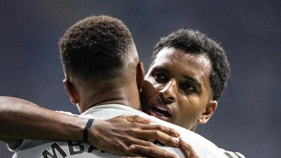 BOB半岛官网-一张与姆巴佩的合照，暴露了罗德里戈和维尼修斯之间的隔阂？