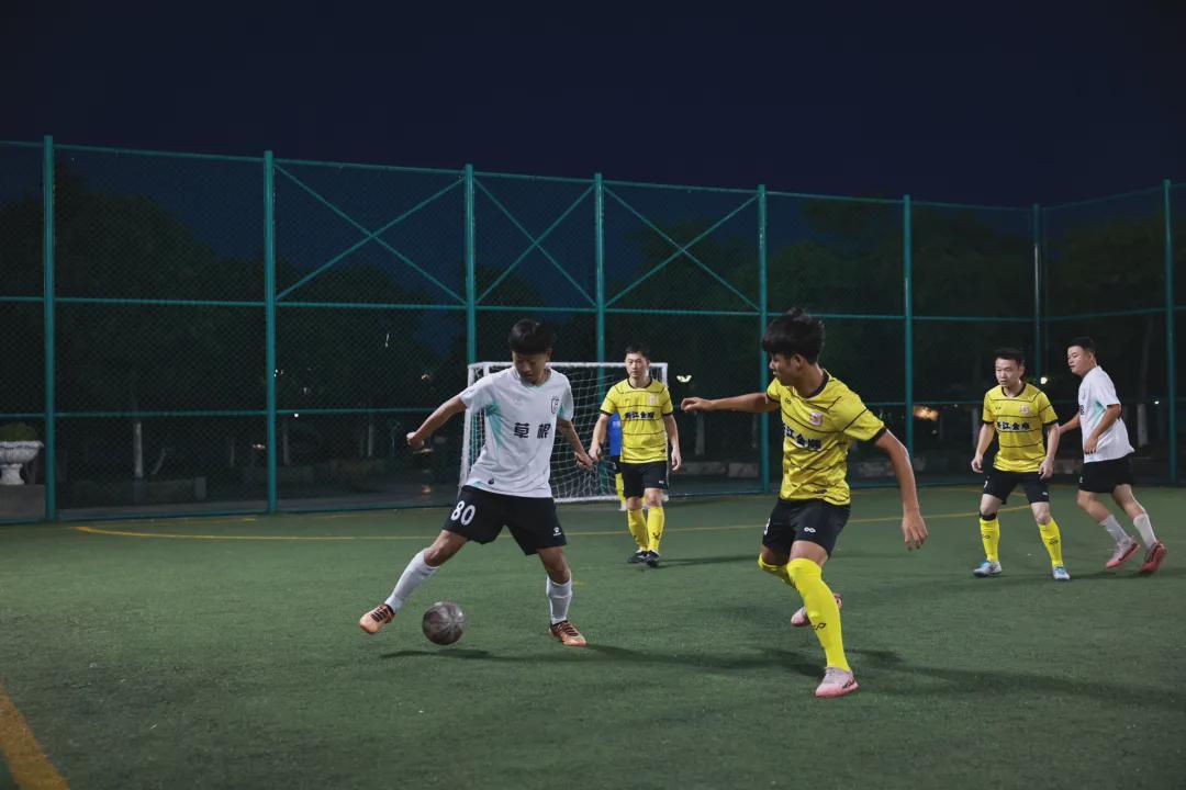 BOB半岛-“金超”来了！2025年金华市“八婺同心杯”足球超级联赛启动，各县市足球队开始招人啦！