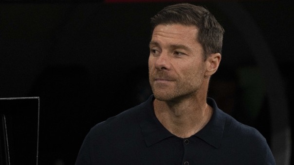 BOB半岛平台-阿隆索重返雷亚莱竞技场，两位前皇家社会B队主帅之间的战术对决