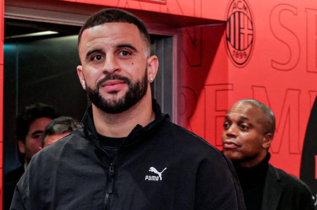 BOB半岛平台-官方：沃克租借加盟AC米兰 合同中包含买断条款