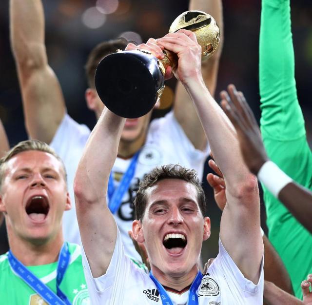 BOB半岛官网-踏实勤奋的全能中场！前德国国脚鲁迪宣布退役