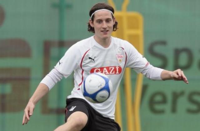 BOB半岛官网-踏实勤奋的全能中场！前德国国脚鲁迪宣布退役