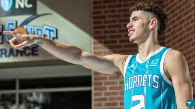 BOB半岛体育-【人物】夏洛特不烦恼 黄蜂因拉梅洛·鲍尔而改变