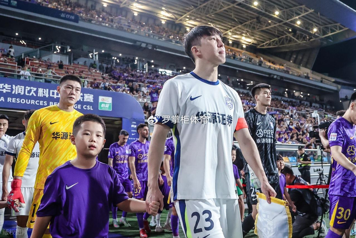 BOB半岛-曝37岁前国脚即将退役！18年的坚守，他是中国后卫 “铁血样本”？|任航|中超|三镇|超级杯|武汉三镇_新浪体育_新浪新闻