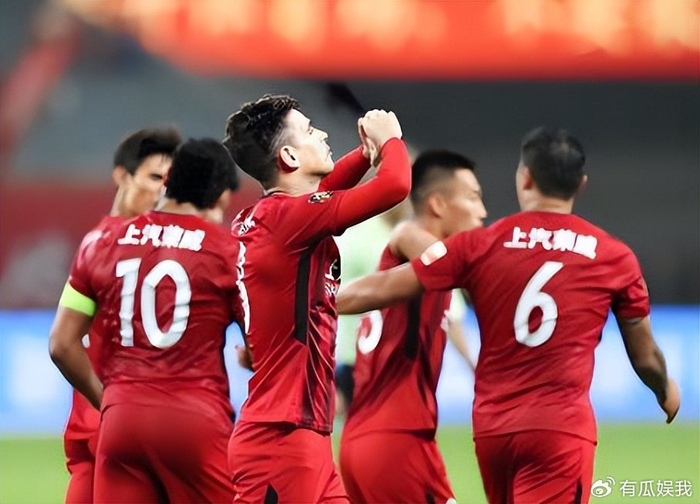BOB半岛-上港无缘超级杯冠军并不是坏事！未来解决两个问题，中超还能争冠|上海海港|上港队|穆斯卡特|足协杯|北京国安_新浪体育_新浪新闻