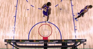 BOB半岛平台-湖人活塞火爆冲突！詹姆斯打破对手面部被驱逐